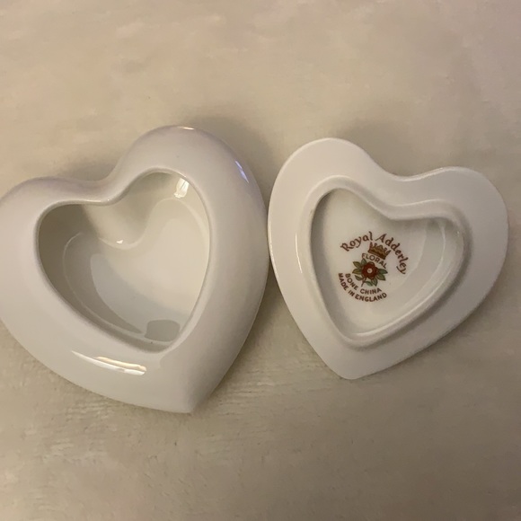 Royal Adderley Floral Bone China Trinket Box Made In England (vintaged piece) - Picture 14 of 14